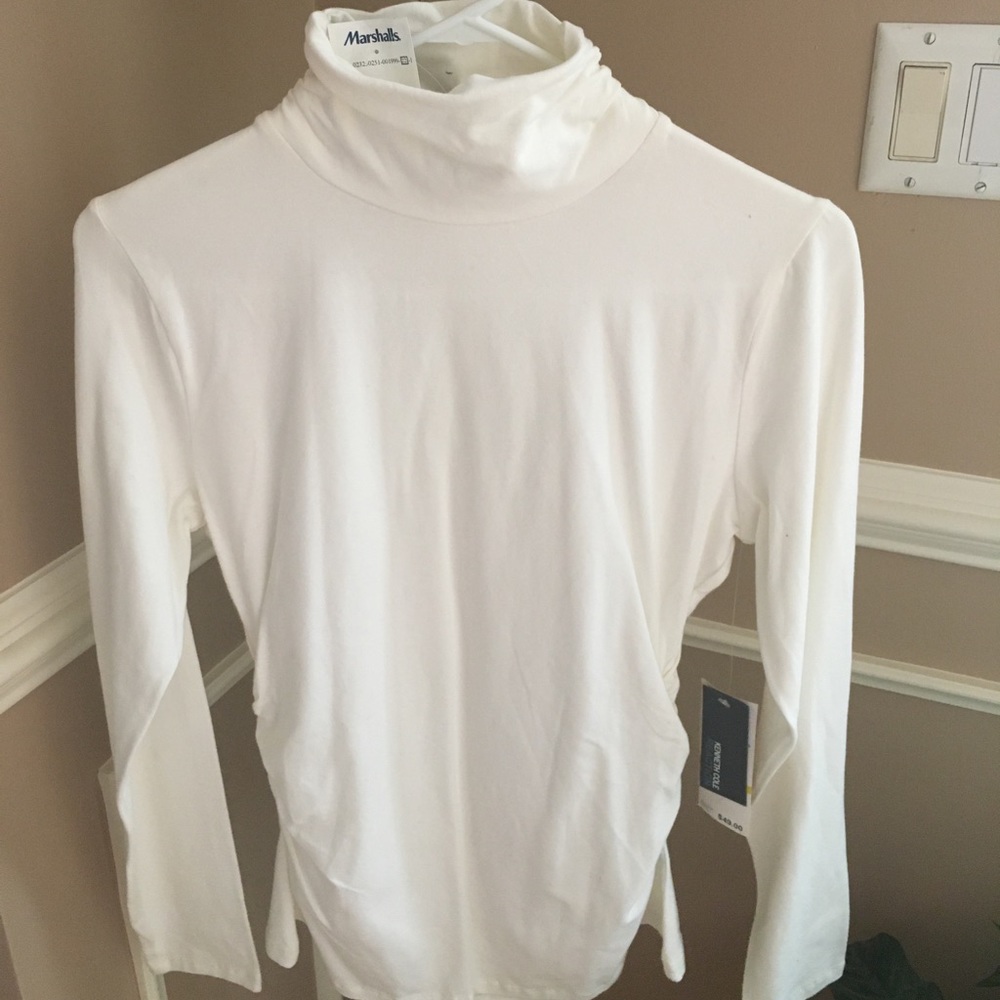 New with tags Kenneth Cole turtleneck